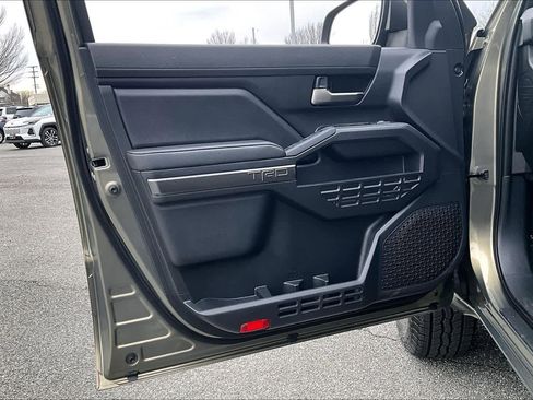 Used 2025 Toyota Tacoma TRD Off-Road image 21