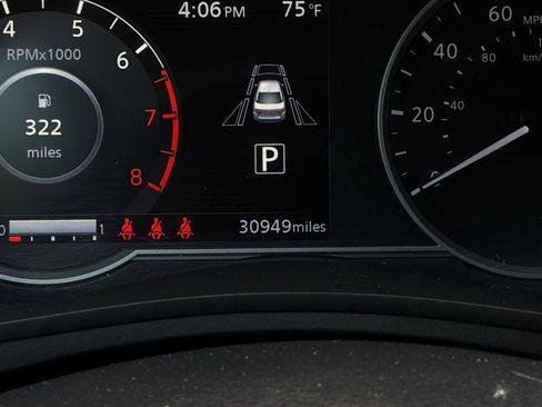 Used 2025 Nissan Versa SV FWD image 34