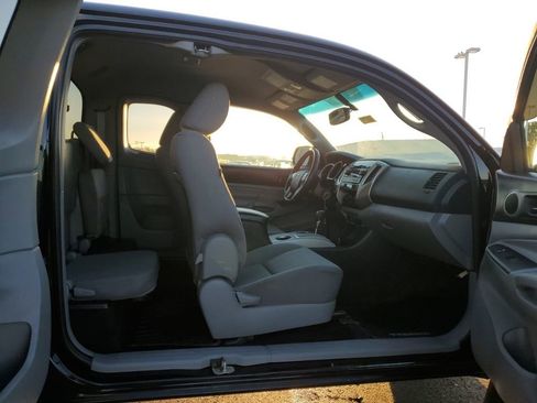 Used 2012 Toyota Tacoma 4x4 Access Cab image 31