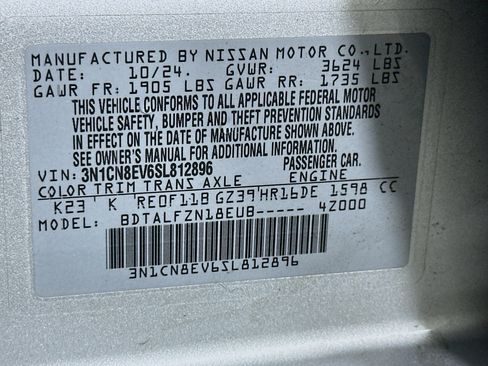 Used 2025 Nissan Versa SV FWD image 12