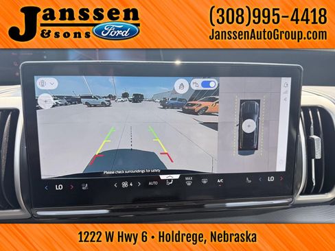Used 2025 Ford Expedition Active AWD/4WD image 25