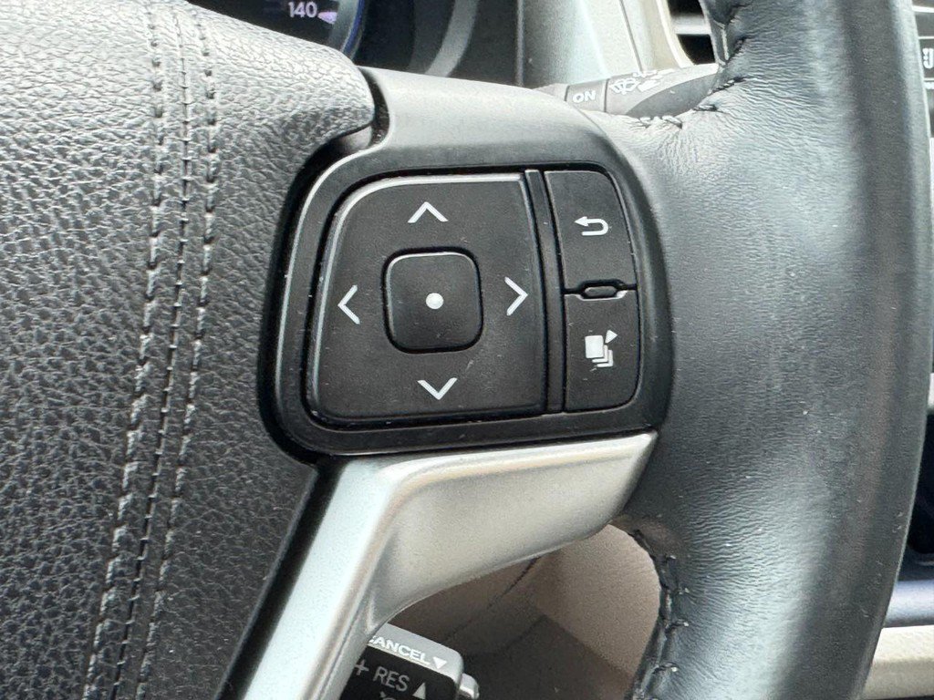 Used 2016 Toyota Highlander Limited AWD/4WD image 29