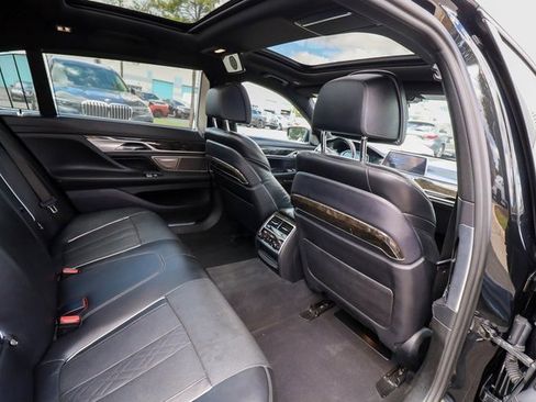 Used 2017 BMW 750i xDrive image 61