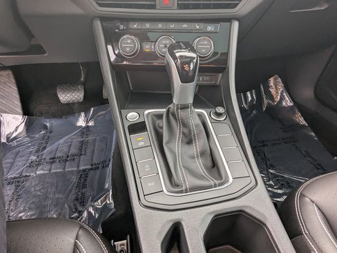 Used 2023 Volkswagen Jetta SE w/ Panoramic Sunroof Package image 25