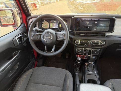 Used 2025 Jeep Wrangler Willys image 21