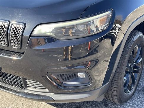 Used 2023 Jeep Cherokee Altitude Lux image 9