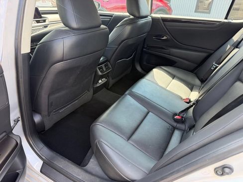 Used 2019 Lexus ES 350 w/ Premium Package FWD image 19