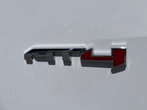 New 2026 GMC Acadia AT4 w/ Luxury Package AWD/4WD image 10