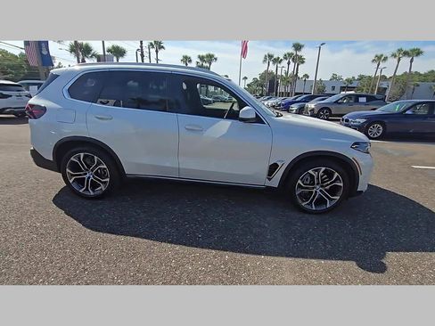 Certified 2025 BMW X5 xDrive50e w/ Premium Package image 31
