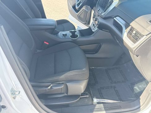 Used 2024 GMC Terrain SLE w/ Driver Convenience Package FWD image 26