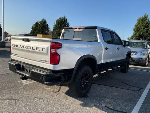 Used 2022 Chevrolet Silverado 1500 ZR2 w/ Technology Package image 7