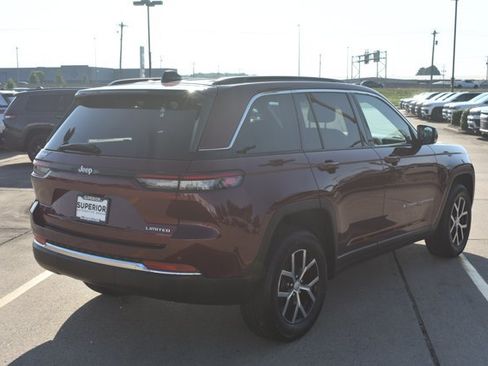 Used 2025 Jeep Grand Cherokee Limited RWD image 5