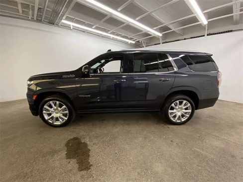 Used 2024 Chevrolet Tahoe High Country w/ Premium Package image 3