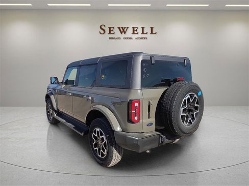 New 2025 Ford Bronco Outer Banks image 3