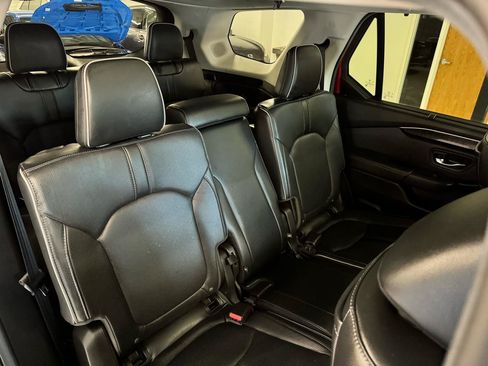 Used 2025 Honda Pilot Elite image 34