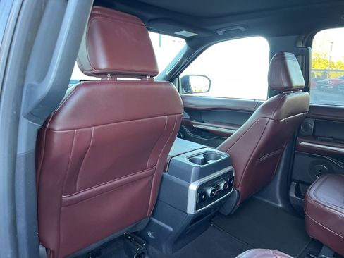 Used 2024 Ford Expedition Limited image 22