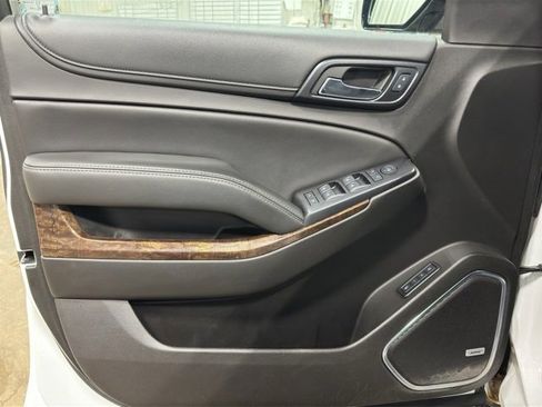 Used 2017 Chevrolet Suburban LT image 15