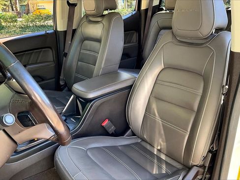 Used 2022 GMC Canyon Denali image 18