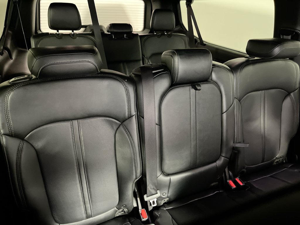 Used 2024 Jeep Wagoneer L Series II w/ Flexible Seating Group AWD/4WD image 30