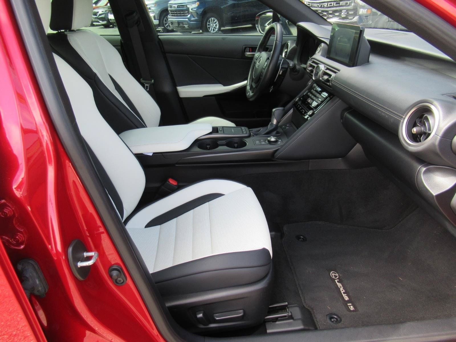 Used 2022 Lexus IS 350 F Sport w/ Accessory Package RWD image 11