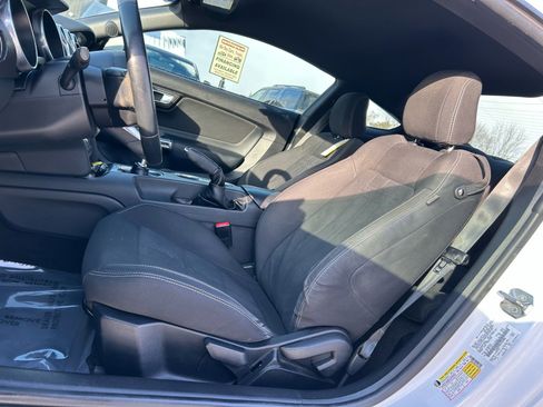 Used 2018 Ford Mustang EcoBoost image 12
