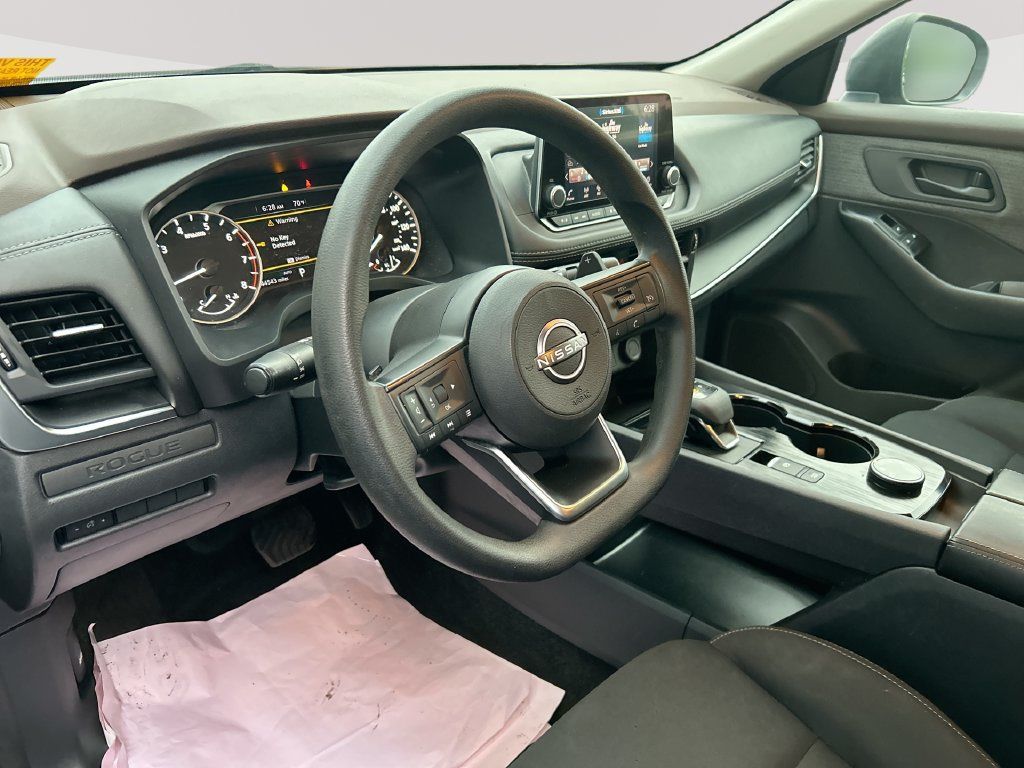 Used 2023 Nissan Rogue S AWD/4WD image 14