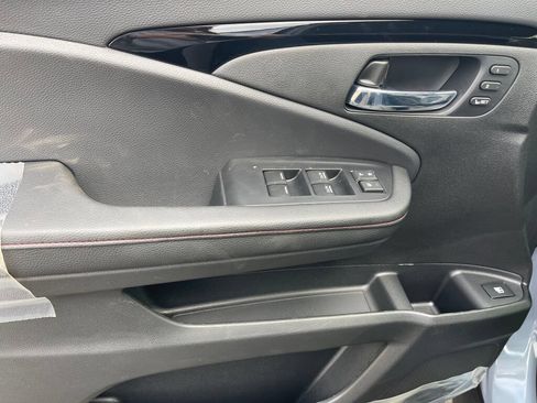 New 2026 Honda Ridgeline Black Edition image 7