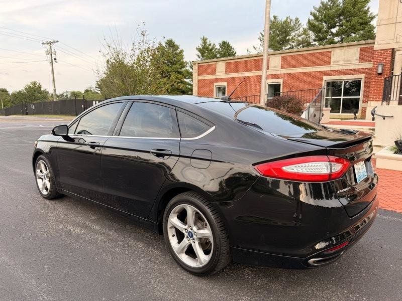 Used 2013 Ford Fusion SE FWD image 8