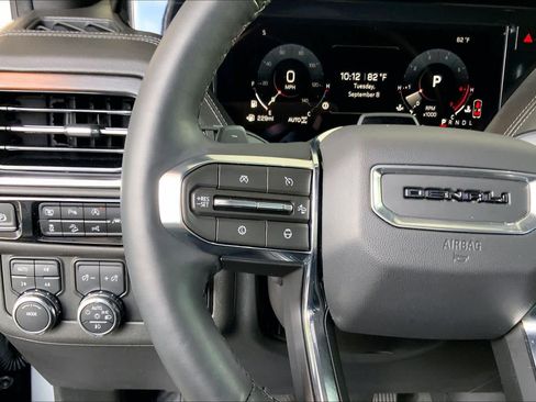 Used 2025 GMC Yukon Denali w/ Denali Reserve Package AWD/4WD image 24