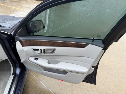 Used 2016 Mercedes-Benz E 350 Sedan w/ Premium Package image 18