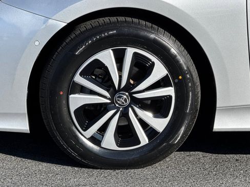 Used 2017 Toyota Prius Prime Advanced image 13