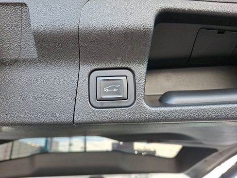 Used 2019 GMC Acadia SLE image 30