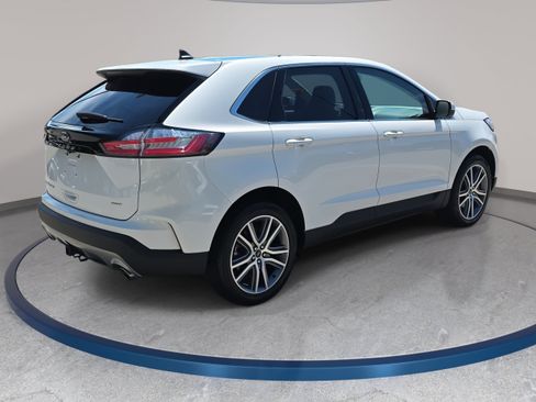 Used 2023 Ford Edge Titanium w/ Class II Trailer Tow Package AWD/4WD image 5