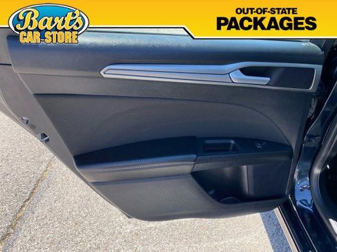 Used 2020 Ford Fusion SE FWD image 17
