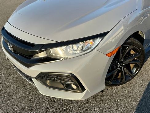Used 2019 Honda Civic Sport image 9