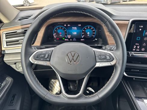 Used 2024 Volkswagen Atlas SE image 14