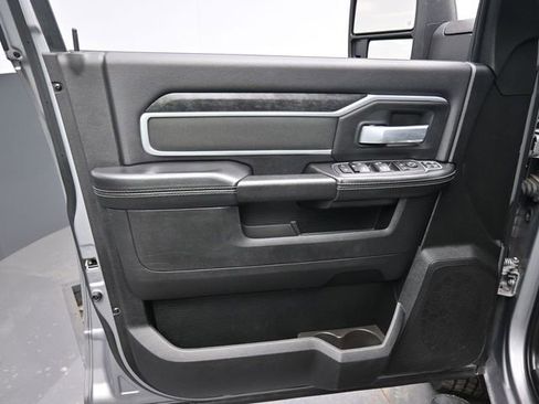 Used 2024 RAM 3500 Big Horn w/ Night Edition image 18