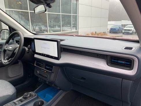 Certified 2025 Ford Maverick XLT image 12