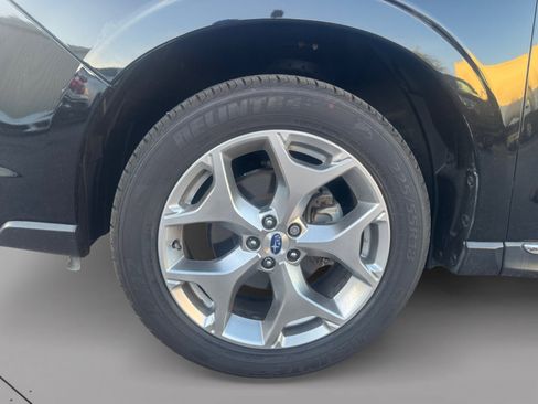 Used 2018 Subaru Forester 2.5i Touring w/ Popular Package #2 image 9