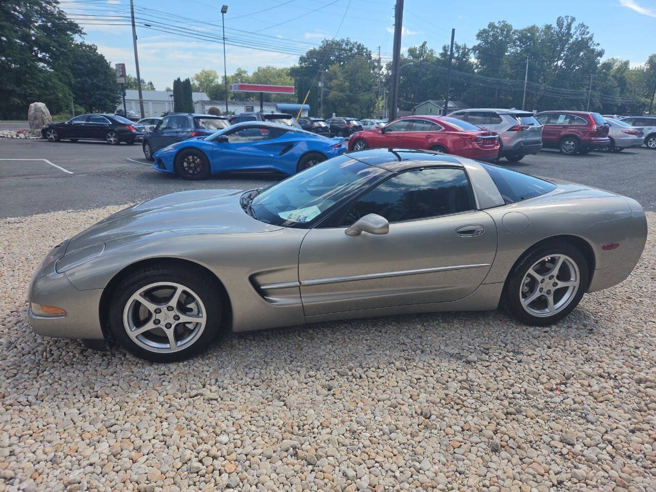 Used 2000 Chevrolet Corvette Coupe w/ Roof Pkg RWD image 3