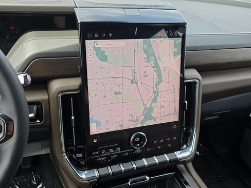 New 2026 GMC Yukon Denali Ultimate AWD/4WD image 15