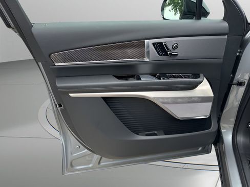 New 2026 Cadillac Vistiq Luxury w/ LPO, Floor Liner Package image 25