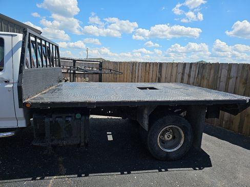 Used 1989 Ford F450 2WD Regular Cab Super Duty image 3