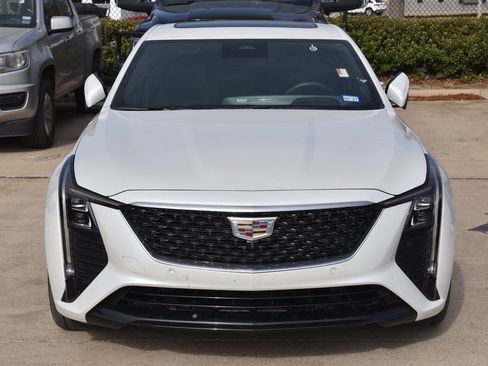 Used 2025 Cadillac CT5 Premium Luxury image 3