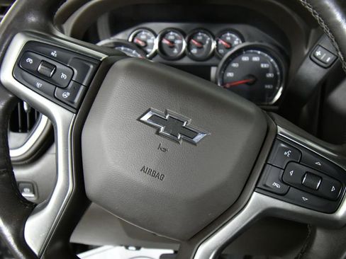 Used 2019 Chevrolet Silverado 1500 LT Trail Boss image 2