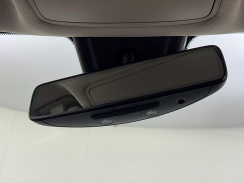 Used 2020 Mercedes-Benz GLB 250 GLB 250 w/ Premium Package image 33