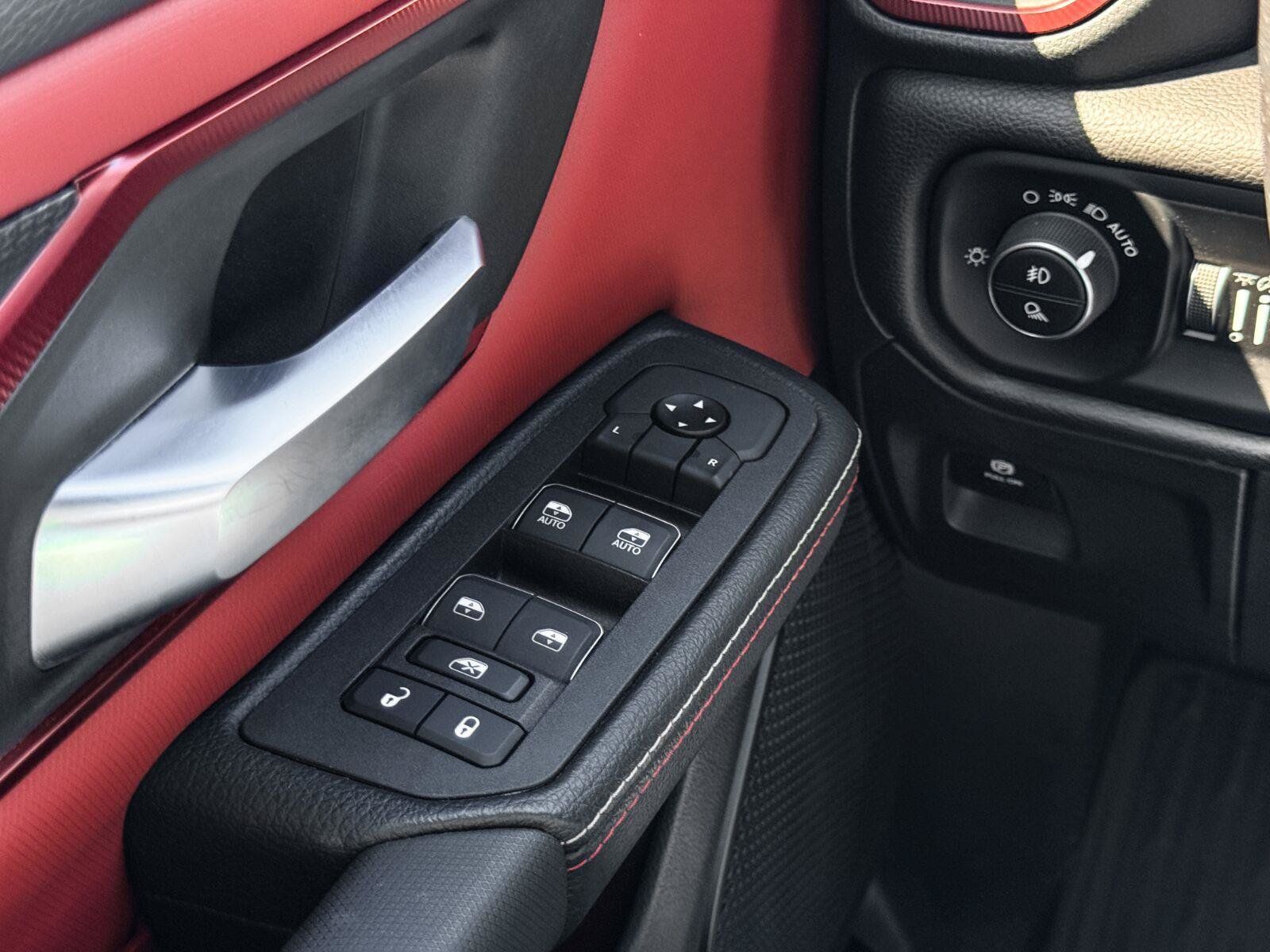 Used 2025 RAM 1500 Rebel AWD/4WD image 15