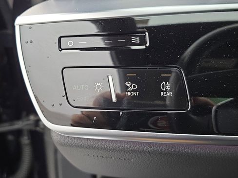 Used 2021 Audi A8 L 4.0T image 25