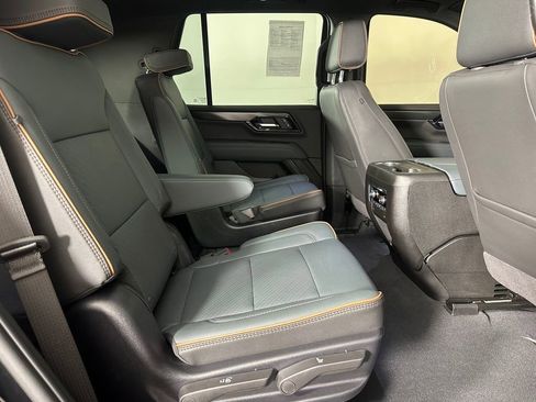 Used 2025 GMC Yukon AT4 w/ AT4 Premium Package image 31