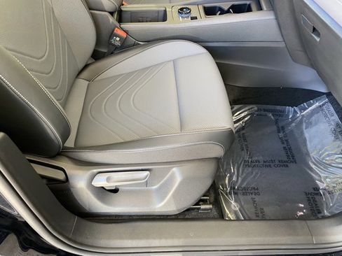 New 2026 Volkswagen Tiguan SE AWD/4WD image 36